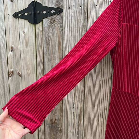 MONTEAU Red Velvet Lines Jumper with open back size XL - Picture 5 of 12